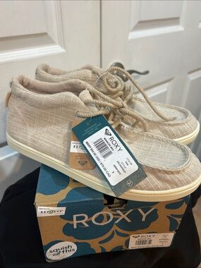 Roxy Light Beige Canvas Chukka Sneakers